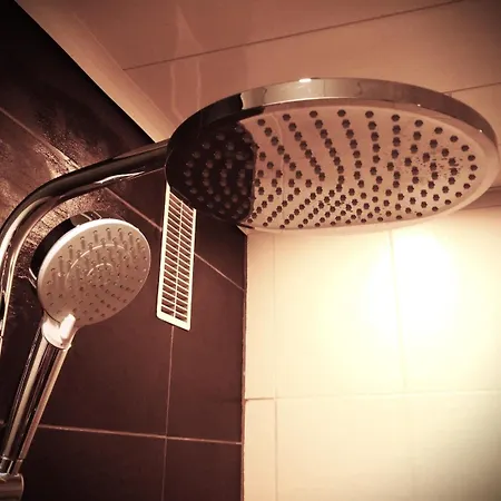 Vue Degagee, Cuisine Moderne Et Wifi *