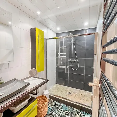 Vue Degagee, Cuisine Moderne Et Wifi * Strasbourg