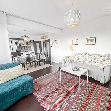 Apartment Vue Degagee, Cuisine Moderne Et Wifi *