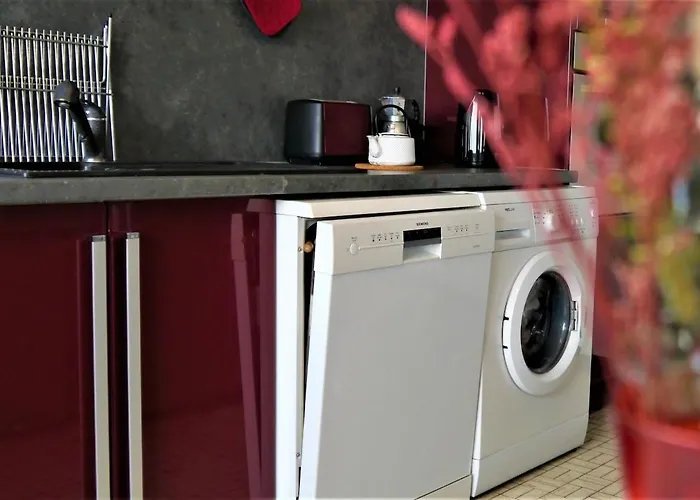Vue Degagee, Cuisine Moderne Et Wifi