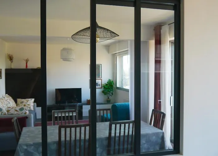 Vue Degagee, Cuisine Moderne Et Wifi *