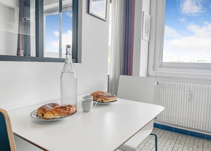Vue Degagee, Cuisine Moderne Et Wifi